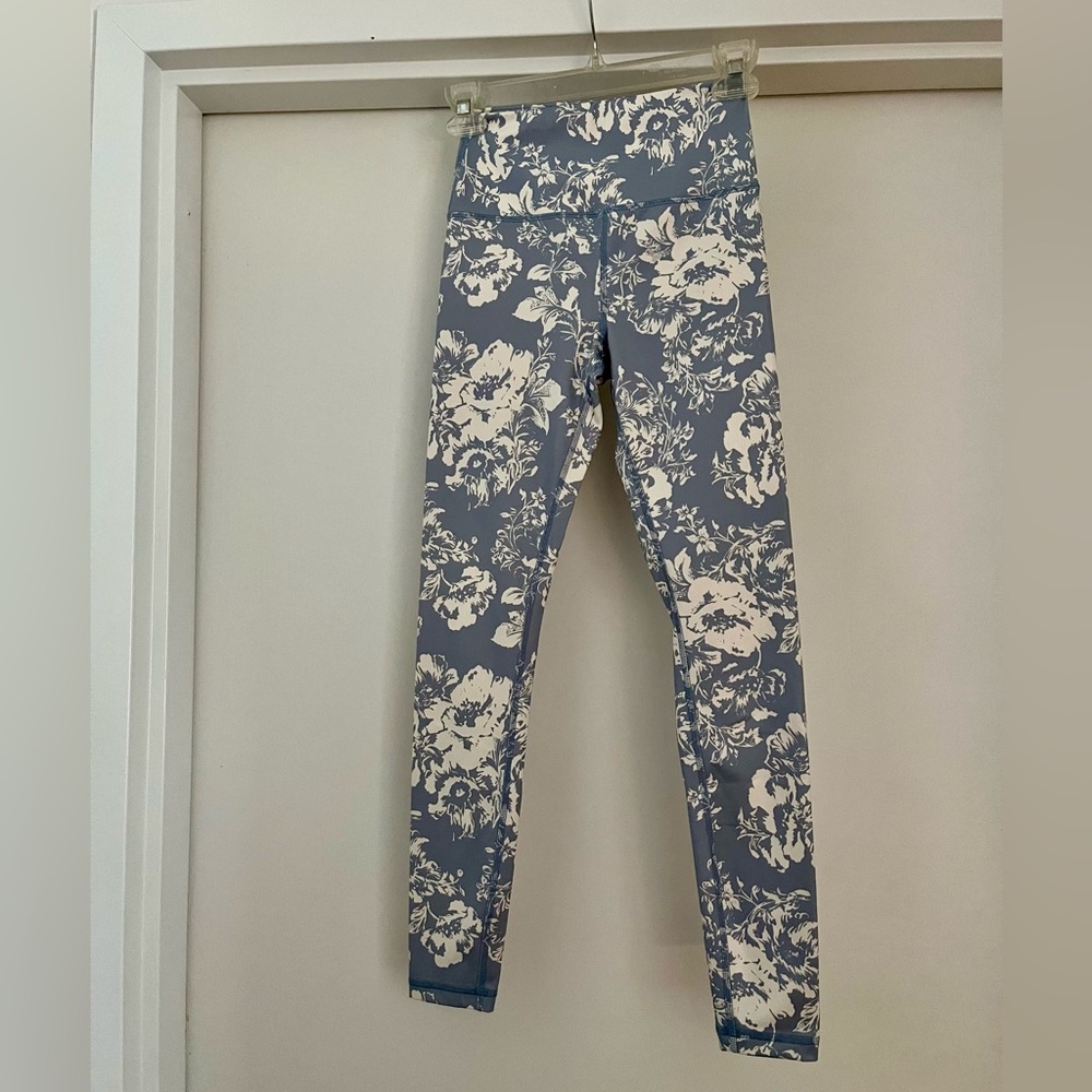 Reformationn EcoMove leggings. Size xs.